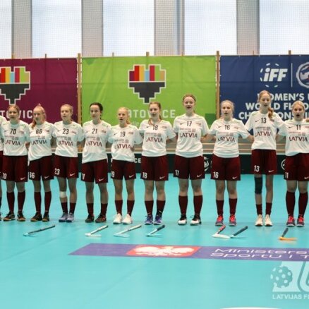 Latvijas U-19 florbolistes uzvar pasaules čempionāta apakšgrupā