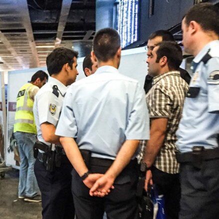 Террористы, устроившие взрывы в аэропорту Стамбула, попали на видео