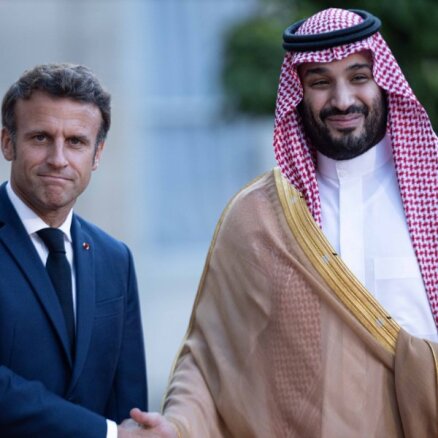 Франция и Саудовская Аравия договорились "смягчить последствия" войны в Украине