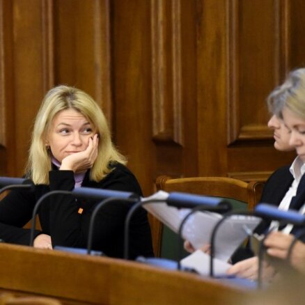 Saeimas komisija par Glorijas Grevcovas kriminālvajāšanu lems janvāra sākumā