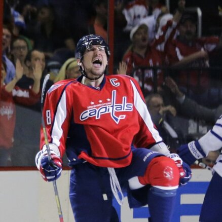 Бобровский — первый российский вратарь, ставший лучшим в НХЛ, Овечкин — MVP