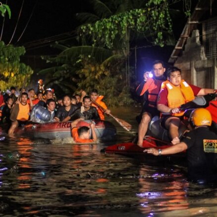 Foto: Tropiskajā vētrā Filipīnās gājuši bojā vismaz 200 cilvēki