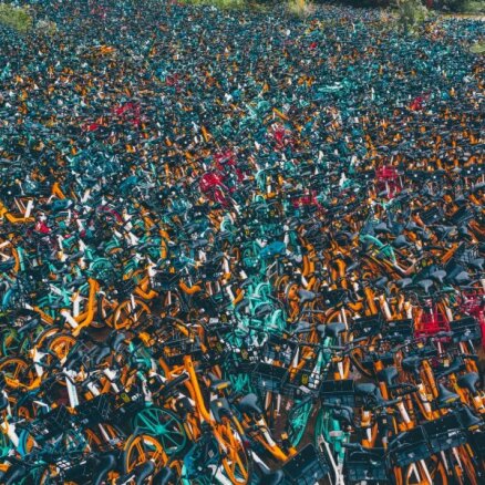 Dienas ceļojumu foto: velosipēdu kapsēta Ķīnā