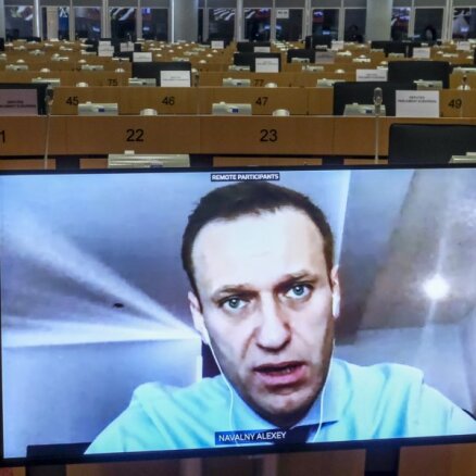 Навального приговорили к девяти годам колонии строгого режима