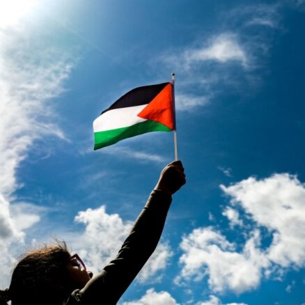 Izraēla apstiprina pasākumus attiecību uzlabošanai ar palestīniešiem