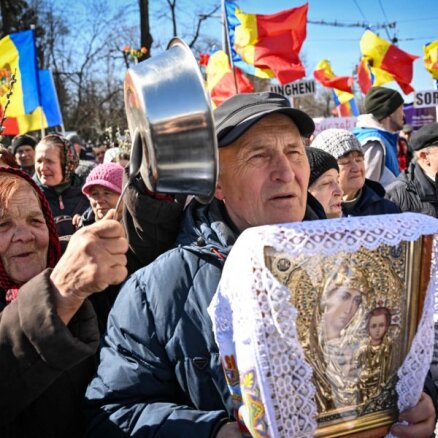 Foto: Moldovā prokrievisko spēku protestos aizturēti 54 cilvēki