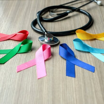 Остановить "эпидемию рака": сможет ли Европа помочь латвийским онкобольным