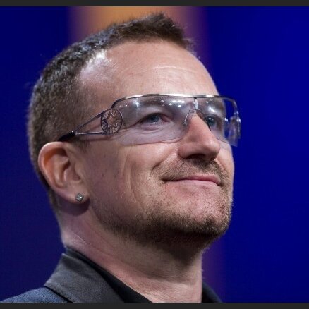 Лидеру группы U2 сделали операцию на спине