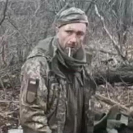 'Mēs zaudējām sakarus': komandieris par Ukrainā nošautā karavīra nāves apstākļiem