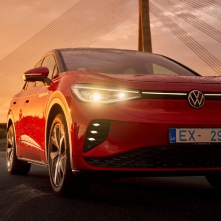 Foto: Latvijā prezentēts VW lielākais elektromobilis 'ID.5'