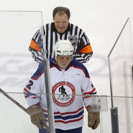 Visu laiku rupjākais NHL spēlētājs braucienā uz Latviju, iespējams, uzmācies stjuartei