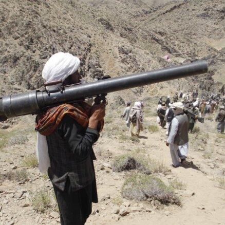 Pieaudzis talibu uzbrukumu skaits Afganistānas karavīriem, teikts ziņojumā