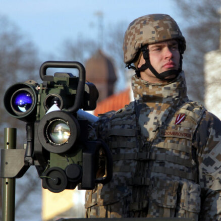 Министр обороны Латвии обсудил в США закупку ракет Stinger