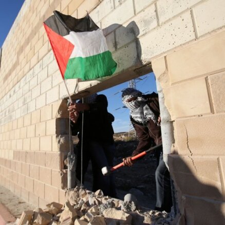Foto: Palestīnieši atgādina pasaulei par savu mūri