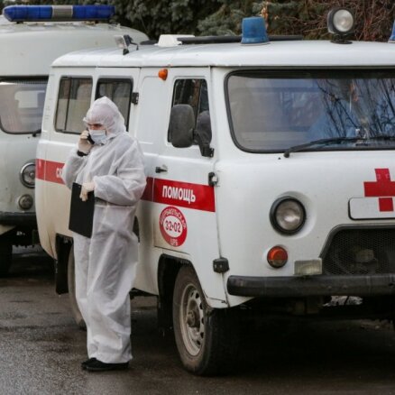 Covid-19: Smagās situācijas dēļ atlaiž Omskas veselības ministri