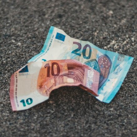 Iedzīvotāju kavēto rēķinu kopsumma pērn sasniegusi 36 miljonus eiro
