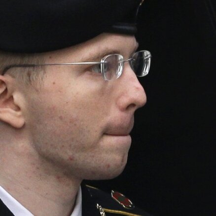 'WikiLeaks' informatoram Meningam piespriesti 35 gadi cietumā