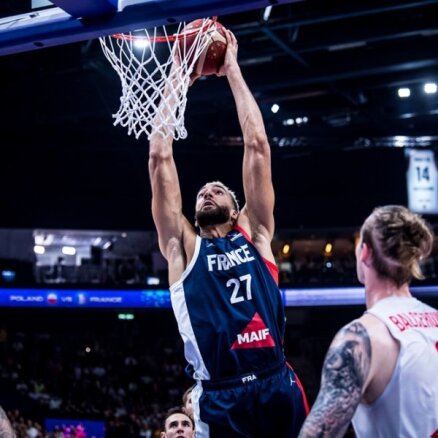 Francija izcīna graujošāko uzvaru 'Eurobasket' pusfinālos un cīnīsies par savu otro zeltu