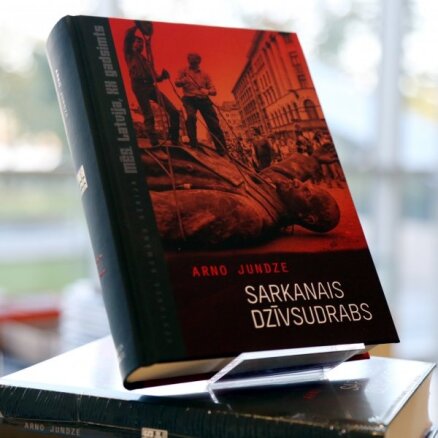 Desmit vientulības gadi. Arno Jundzes romāna 'Sarkanais dzīvsudrabs' recenzija