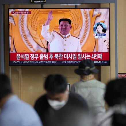 Izšautās raķetes bija izmēģinājums uzbrukumam Dienvidkorejai un ASV, paziņo Ziemeļkoreja