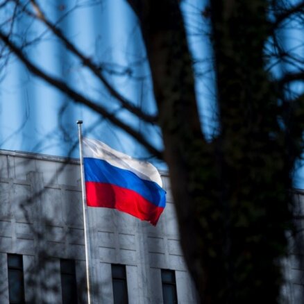 Krievijas jēlnaftai nē – ES apstiprina jauno sankciju paketi