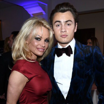 Pamela Andersone lepni atrāda vecāko dēlu