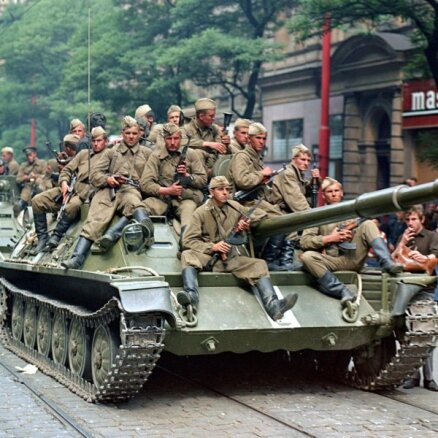 200 000 karavīru un degoši tanki: Pirms 50 gadiem PSRS apspieda Prāgas pavasari