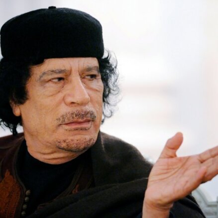 Nemierinieki: Kadafi  ir ielenkts