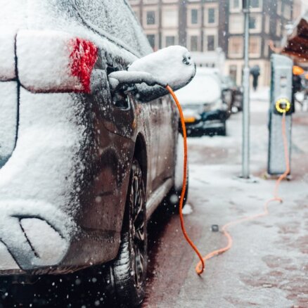 Elektroauto ekspluatācija ziemā: problēmas un priekšrocības
