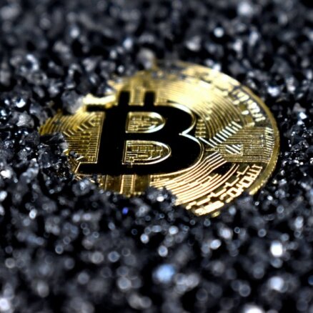 Pat triljonu pārvaldītāja 'BlackRock' iesaiste tirgū neiekustina 'Bitcoin'