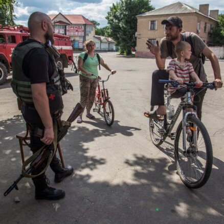 "Мы бережем жизни наших воинов". Зеленский подтвердил, что украинская армия вышла из Лисичанска