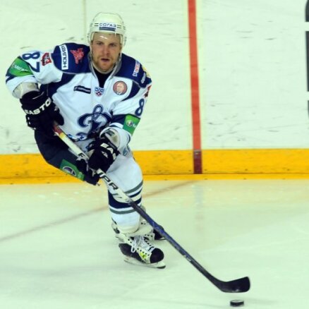 Somijas hokeja  izlasē  pārbaudes spēlēm ar Latviju iekļauts arī Komarovs