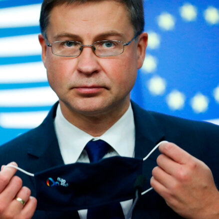 'EK priekšsēdētāja mani nav vainojusi.' Dombrovskis par vakcīnām ES un grēkāža lomu medijos