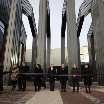Foto: Rīgā atklāj Baltijā unikālo Muzeju krātuvi