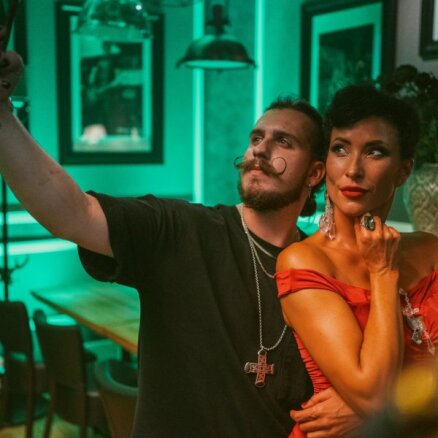 Mikam Galvanovskim jauna dziesma ar varenu video – 'Liec mani mierā'