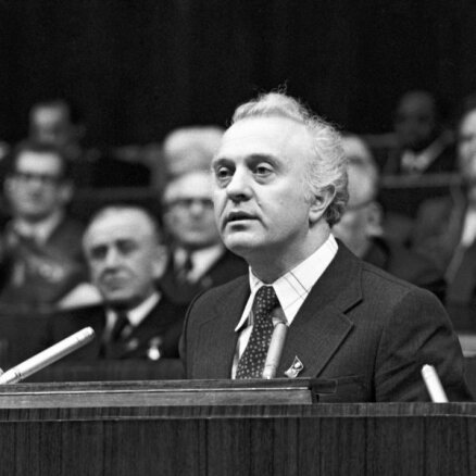 Miris Gorbačova ārpolitikas veidotājs Ševardnadze