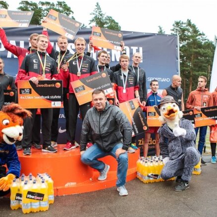 Юркевич и Елизарова помогли собрать 20 000 латов во время Nike Riga Run