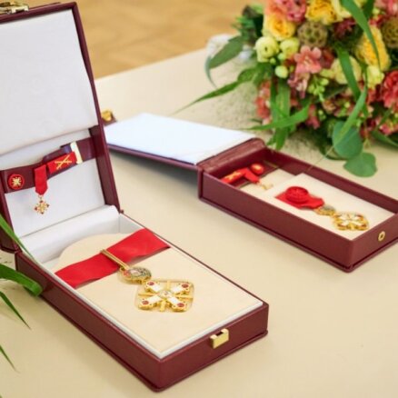 Латвия наградила Зеленского орденом высшей степени