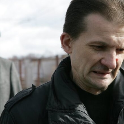 Vaškeviču  apsūdz par kukuļdošanu; aizturēts ar SIA 'Kravu termināls' lietu rokās