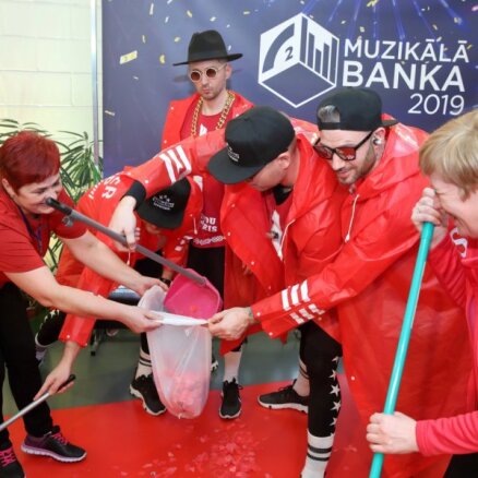 Foto: Kas notika 'Muzikālās bankas' aizkulisēs Daugavpilī
