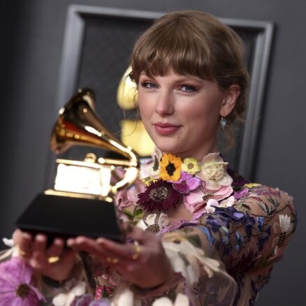 'Grammy 2021': Bejonsai rekords; gada albums – Teilorei Sviftai