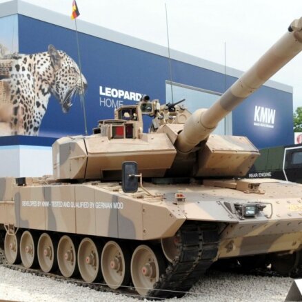Премьер Украины попросил у Берлина современные боевые танки