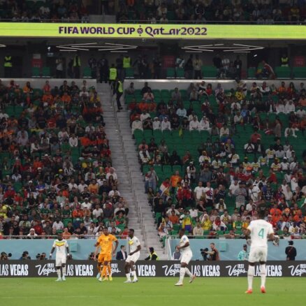 Pustukšās tribīnes un viltus apmeklētības rādītāji – FIFA turpina krāpt futbola pasauli