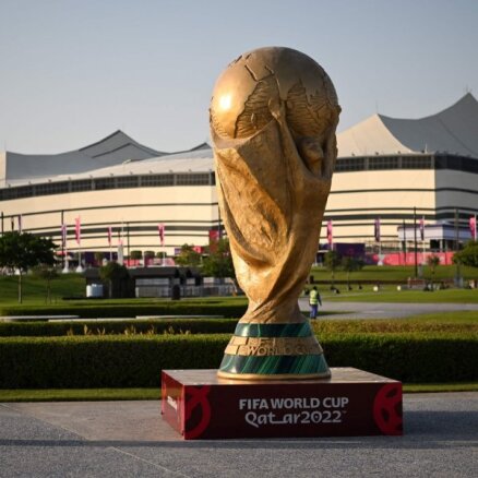 Korupcija, cilvēktiesību pārkāpumi, bet visam pāri futbols – Katarā sākas grandiozais Pasaules kauss