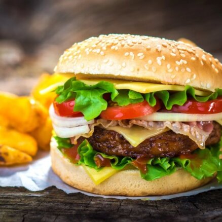 Lieliski burgeri dārza grila ballītei: padomi, kā to panākt