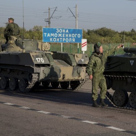 Журналисты: российская бронетехника въехала на Украину