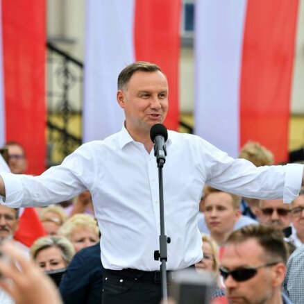 LGBT ideoloģija ir ļaunāka par komunismu, uzskata Polijas prezidents