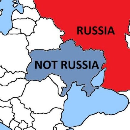 Kā atpazīt tanku un nesajaukt valstis: Krievijas un Rietumu diplomātu 'Twitter' cīņas