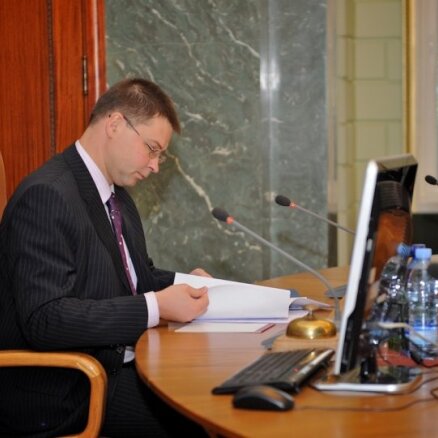 Premjers lūdz KNAB pēc būtības izvērtēt Zvidriņas vēstuli par kultūras ministres darbību