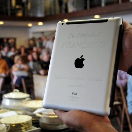 iPad папы римского продан на аукционе почти за $40 тысяч